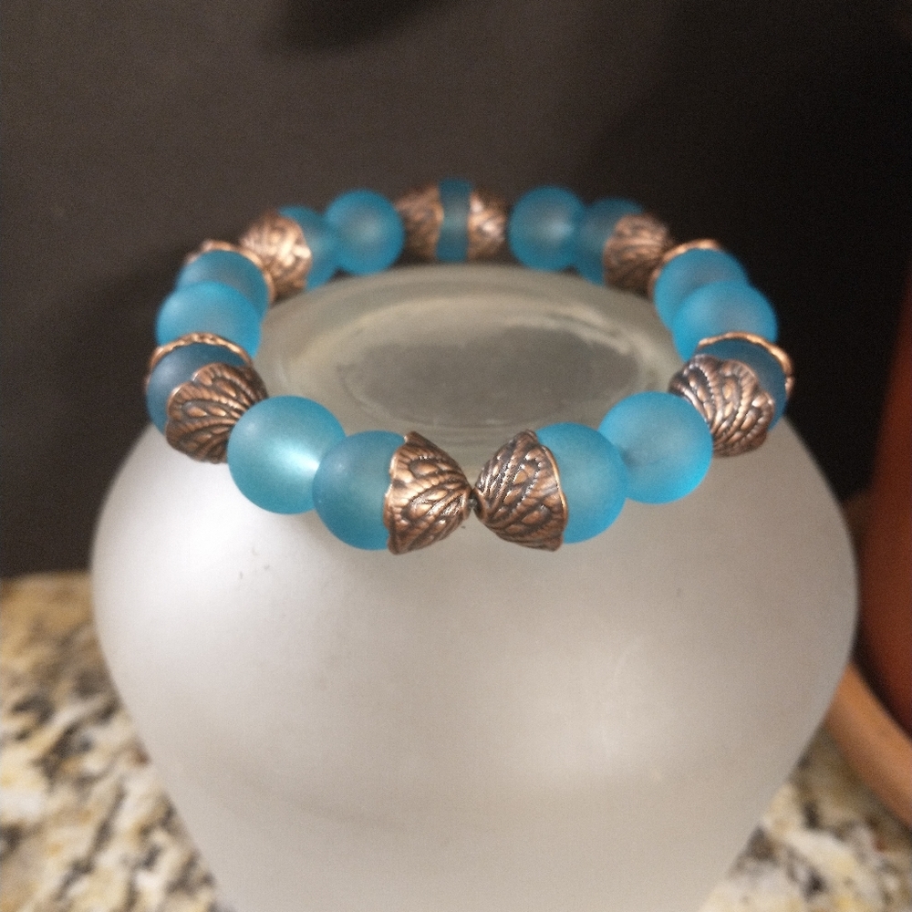 Hand beaded braceler - Picture 2 of 6